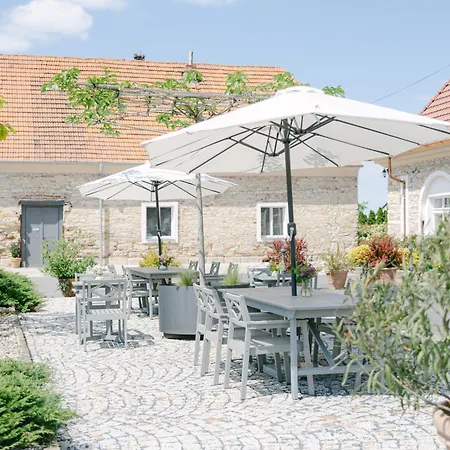 بيت ضيافة Na Kmine Obristvi