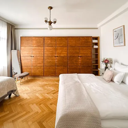 Na Kmine بيت ضيافة