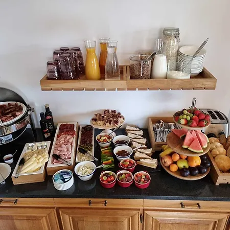 Na Kmine بيت ضيافة 4*