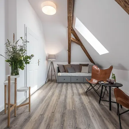 Na Kmine بيت ضيافة Obristvi