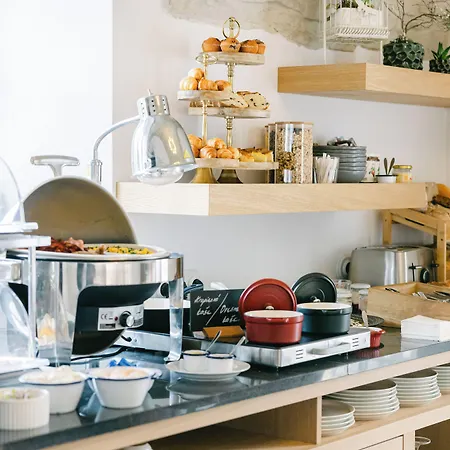 Na Kmine بيت ضيافة Obristvi